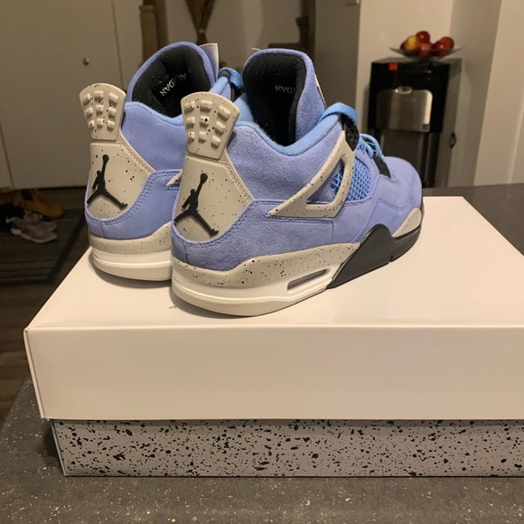 Air Jordan 4 UNC - Picture 7 of 7